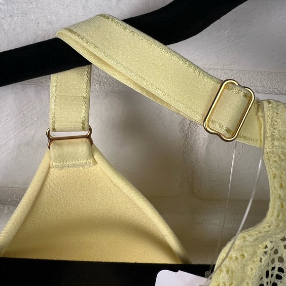 NWT Soma Embraceable Geo Lace
Racerback Lined Bra 34 DDD Lemonade Yellow #0638 - Picture 7 of 14